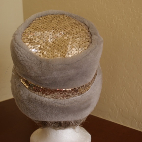 UGG IN/OUT HAT WITH SEQUINS main image 7